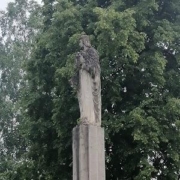 Пам’ятник королеві Ядвізі в Микуличині