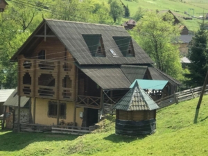 Котедж Нобокрай у Яремче — приватне житло для сімейного відпочинку